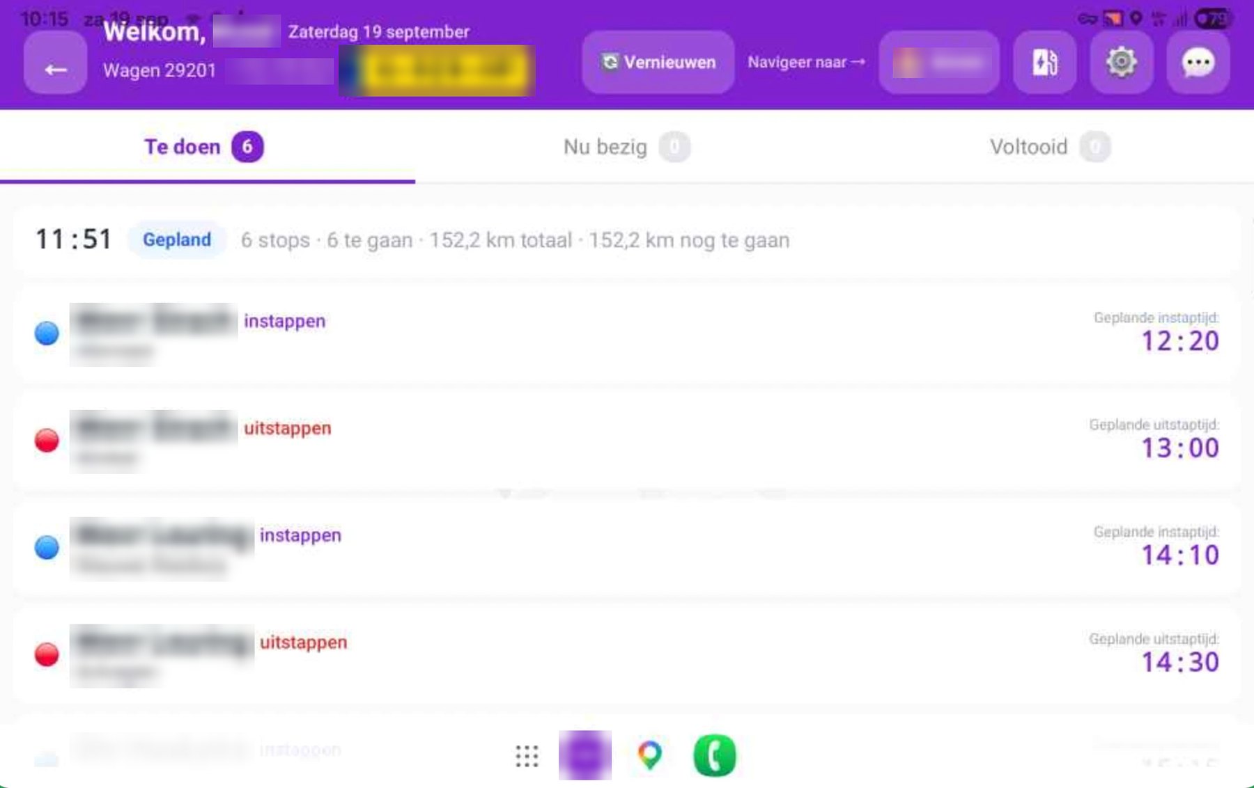 De boordcomputer-app in de bus: de ritten van de dienst met Te doen, Nu bezig en Voltooid, per stop instappen of uitstappen en de geplande tijd